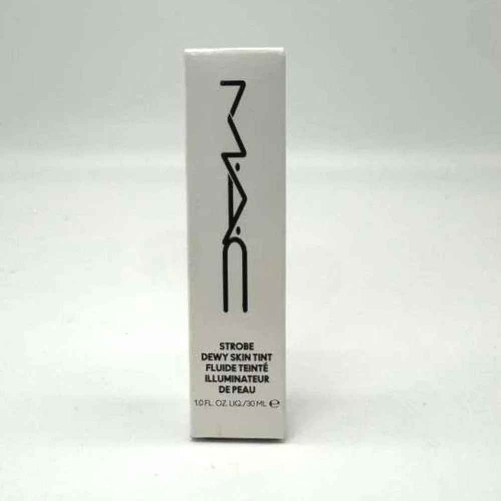 MAC Strobe Dewy Skin Tint – Deep Rich 4 – 30ml / 1.0 fl oz – NIB